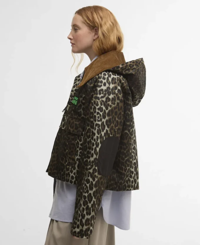Barbour x GANNI Wachs-Anorak mit Leopardenmuster Barbour x GANNI Wachs-Anorak mit Leopardenmuster