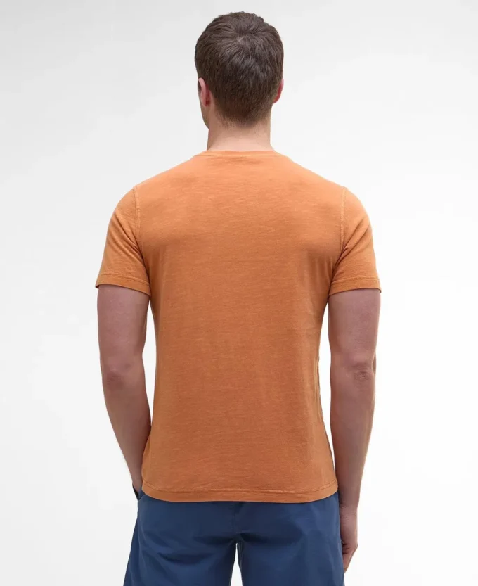 Pigmentgefärbtes T-Shirt mit Tasche